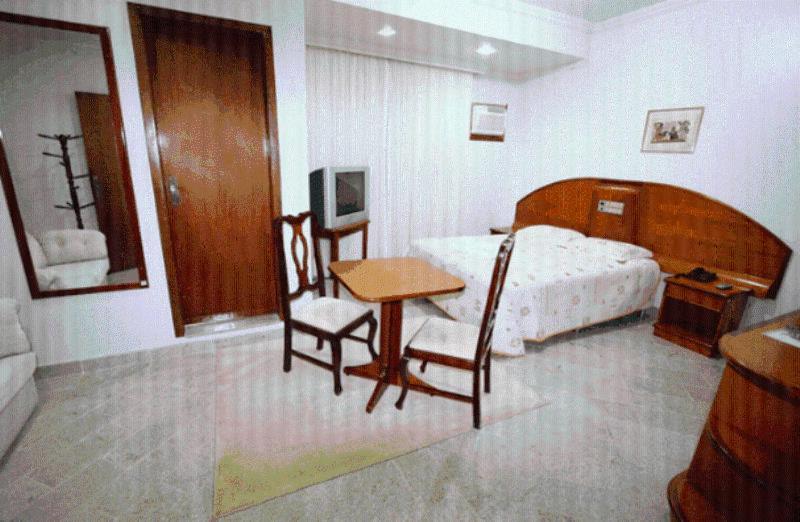 Cristal Executive Hotel Francisco Beltrao Room photo